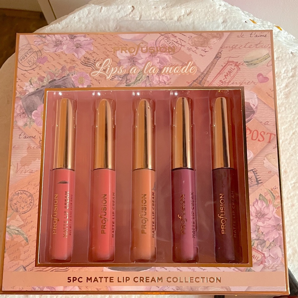 Lipgloss set lipstick set Mat lipstick stay on lipstick gift set new lipstick